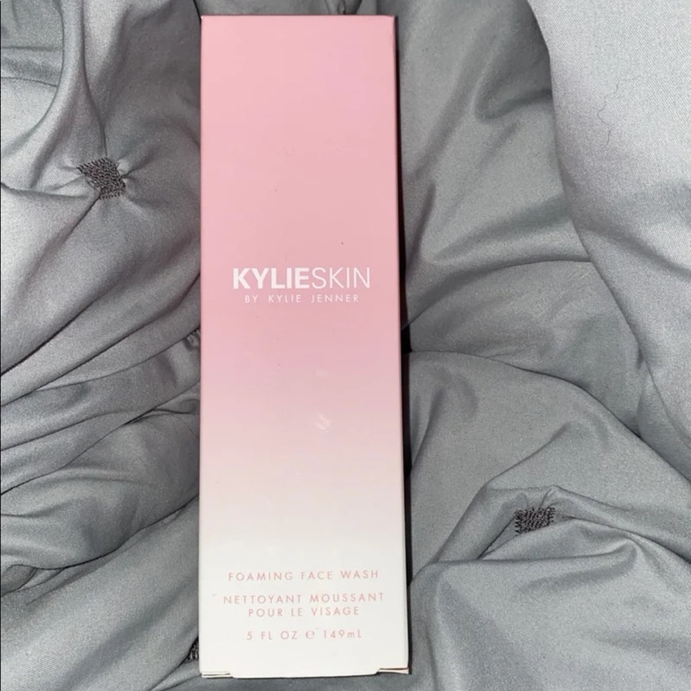 kylie skin moisturizer